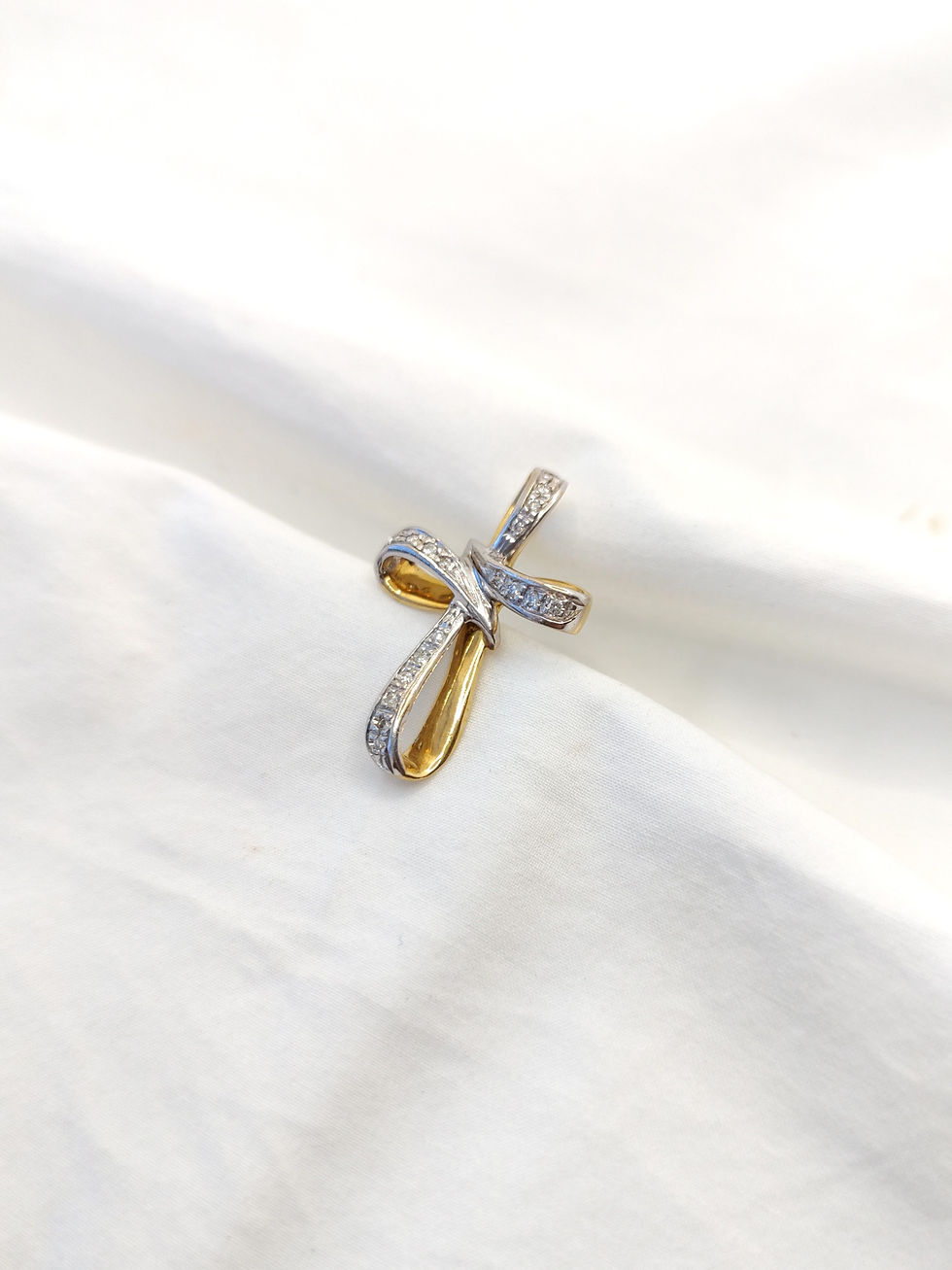 Miniatura: Pingente crucifixo com brilhantes