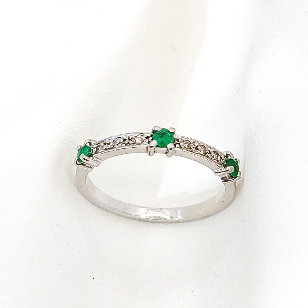 Miniatura: Anel com esmeraldas e diamantes