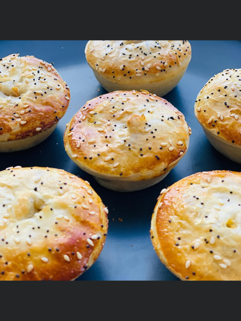 Assortment of 30 pieces of savoury pastries