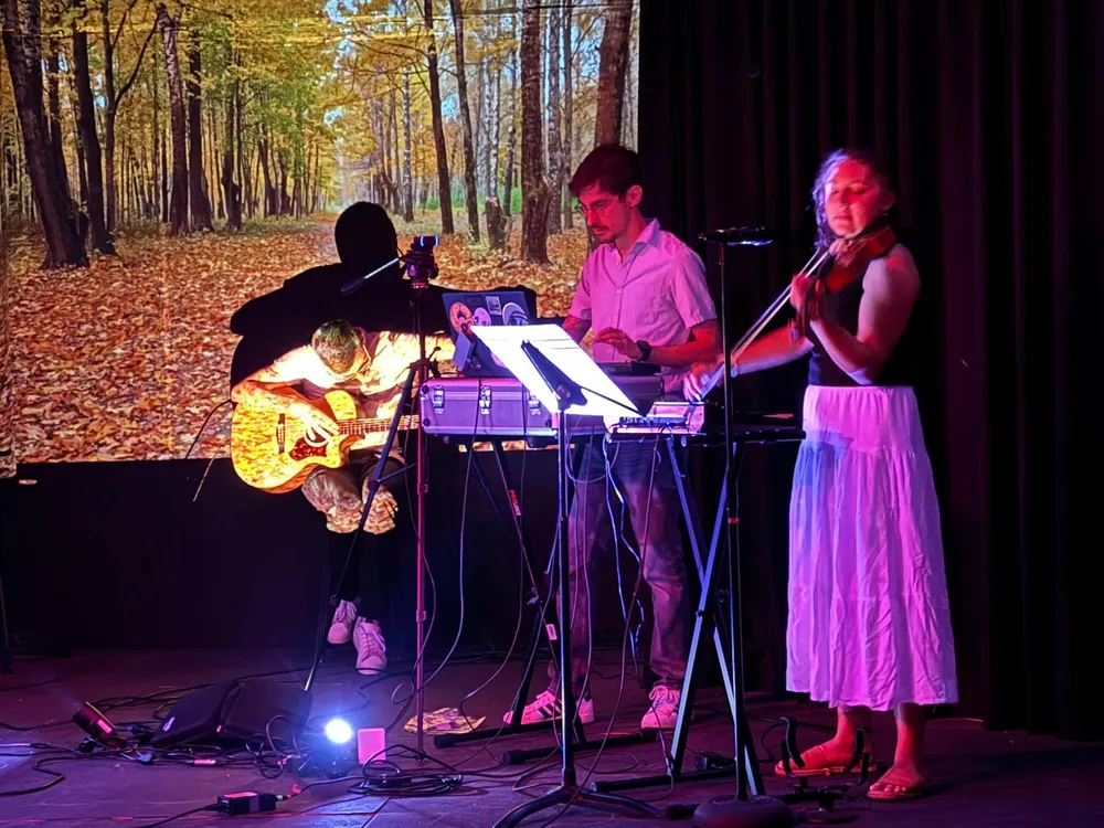 Core Memory, a multimedia project by McKinley and Harrison Foster, draws inspiration from electronic artists like Four Tet and Caribou. McKinley, based in NYC, focuses on crafting instrumental music that blends lo-fi, synths, and intricate guitar work, while Harrison, based in LA, brings his expertise in lighting design to enhance their live performances with adaptive visuals.