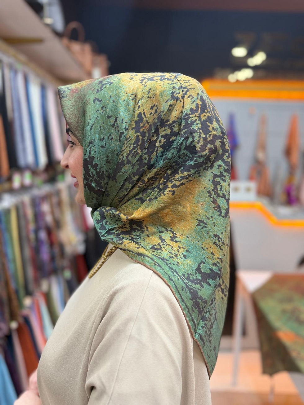 Küçük resim: La Boutique GÜZ | YAZ SERİNLİĞİ EŞARP 2108-01 90X90