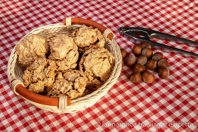 Brutti ma buoni alle nocciole