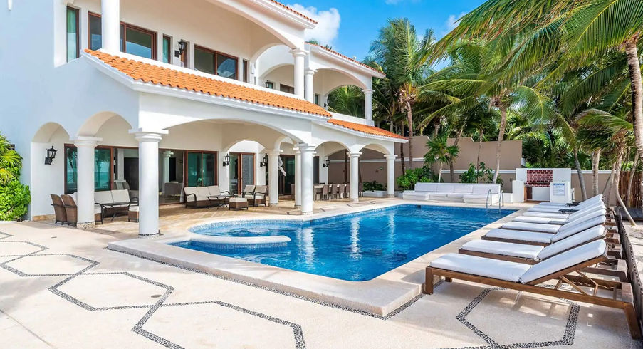 Soliman Bay Tulum beachfront home for sale – pool and ocean view | La Plataforma