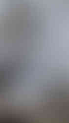 עינת במפלים הקפואים בפארק Straziska dolina