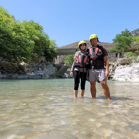 Rafting in Archtos river-אוהד ועינת