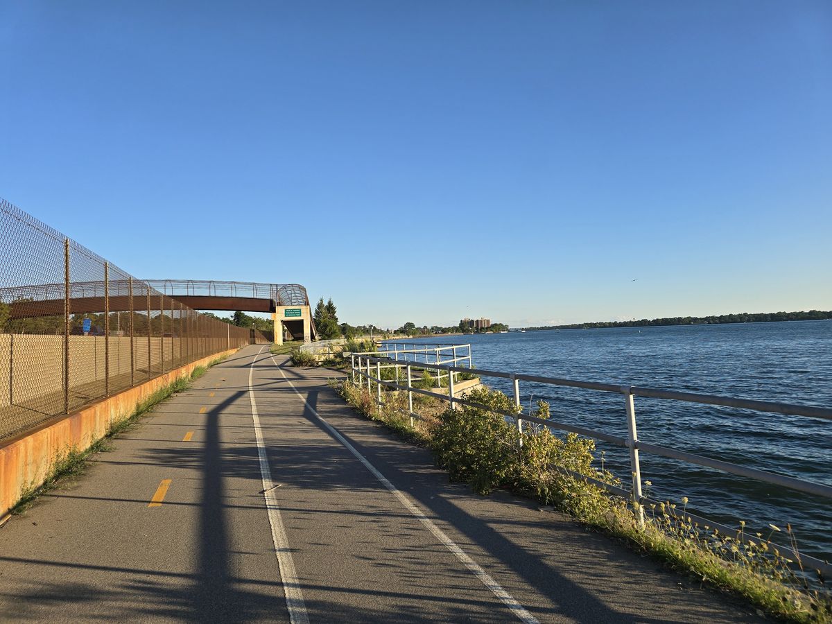This part of the trail was along the Niagara River the whole way.