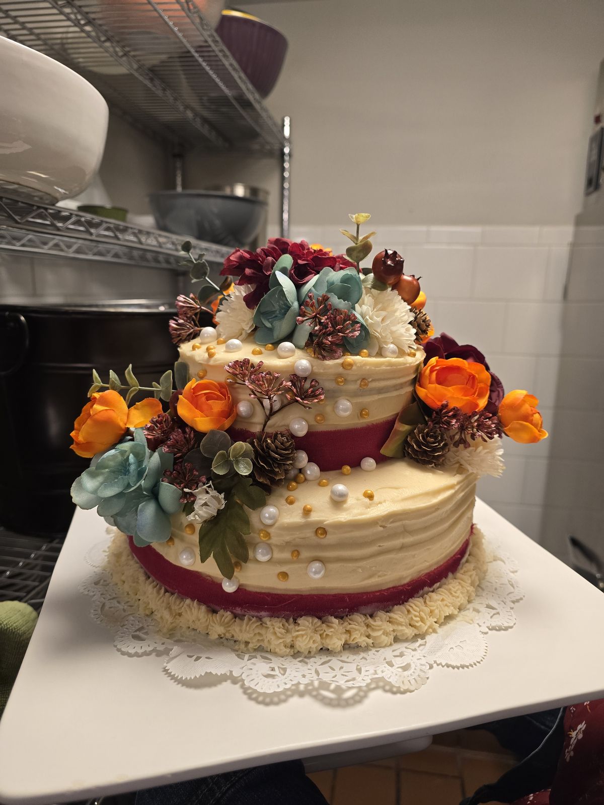The beautiful fall colors wedding cake.