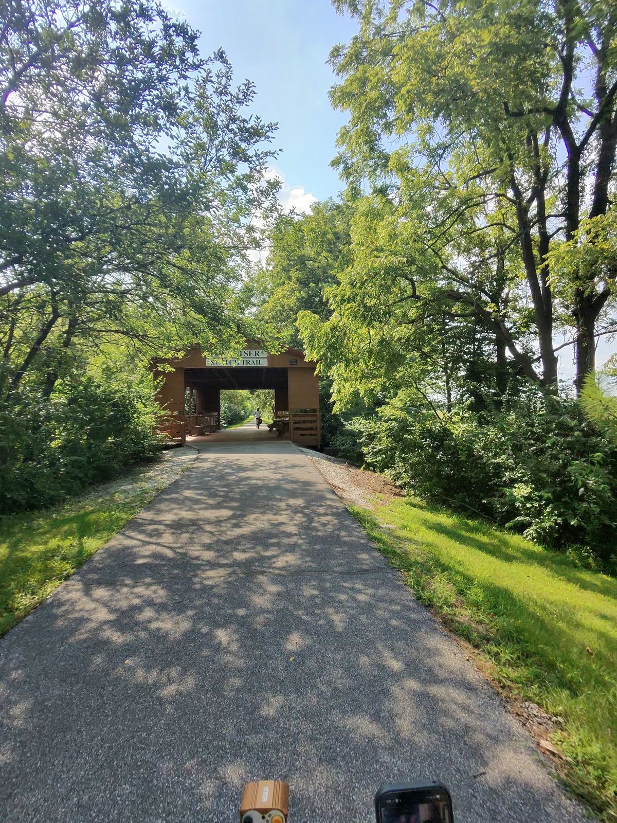 There was a little covered bridge with some nice tables