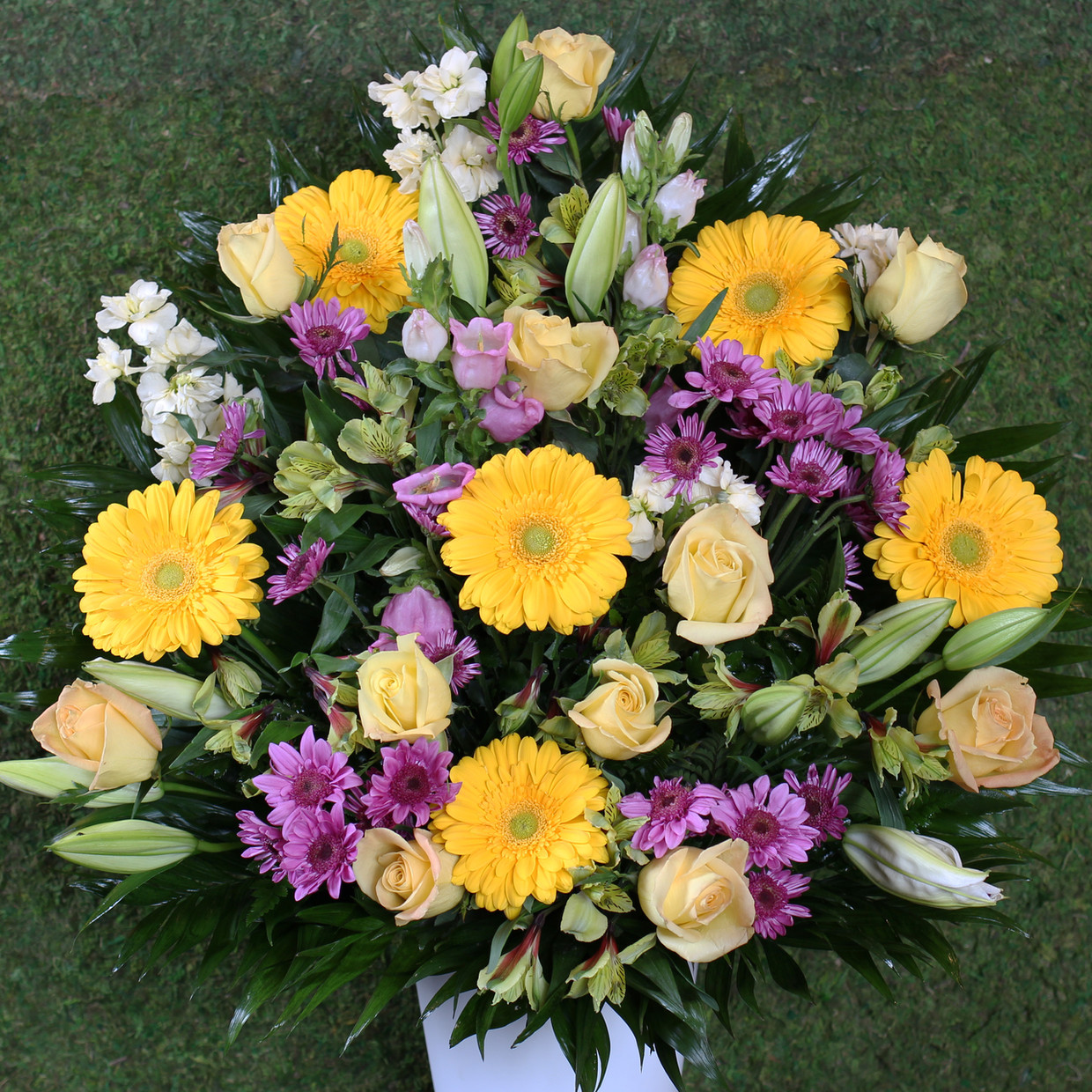 Traditional Funeral Basket Sympathy Designs