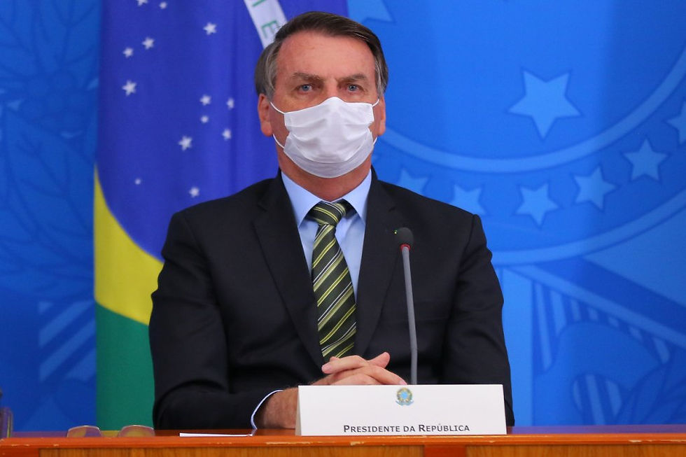 Bolsonaro diz em Live, que o ano de 2021 é o ano das vacinas...