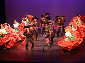 Bailarín UDLAP conquista Canadá y Europa