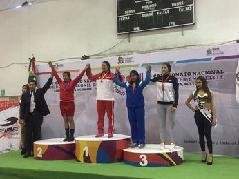 Medalla de bronce para los Titanes del Club Alpha en el nacional de primera fuerza de boxeo