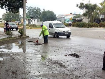 AUTORIDADES MUNICIPALES ATIENDEN CONTINGENCIA POR LLUVIAS