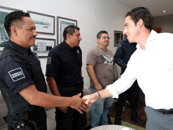 Cumple Remberto Estrada pago retroactivo a policías municipales
