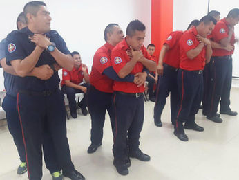 BOMBEROS ACTUALIZAN CONOCIMIENTOS EN PRIMEROS AUXILIOS
