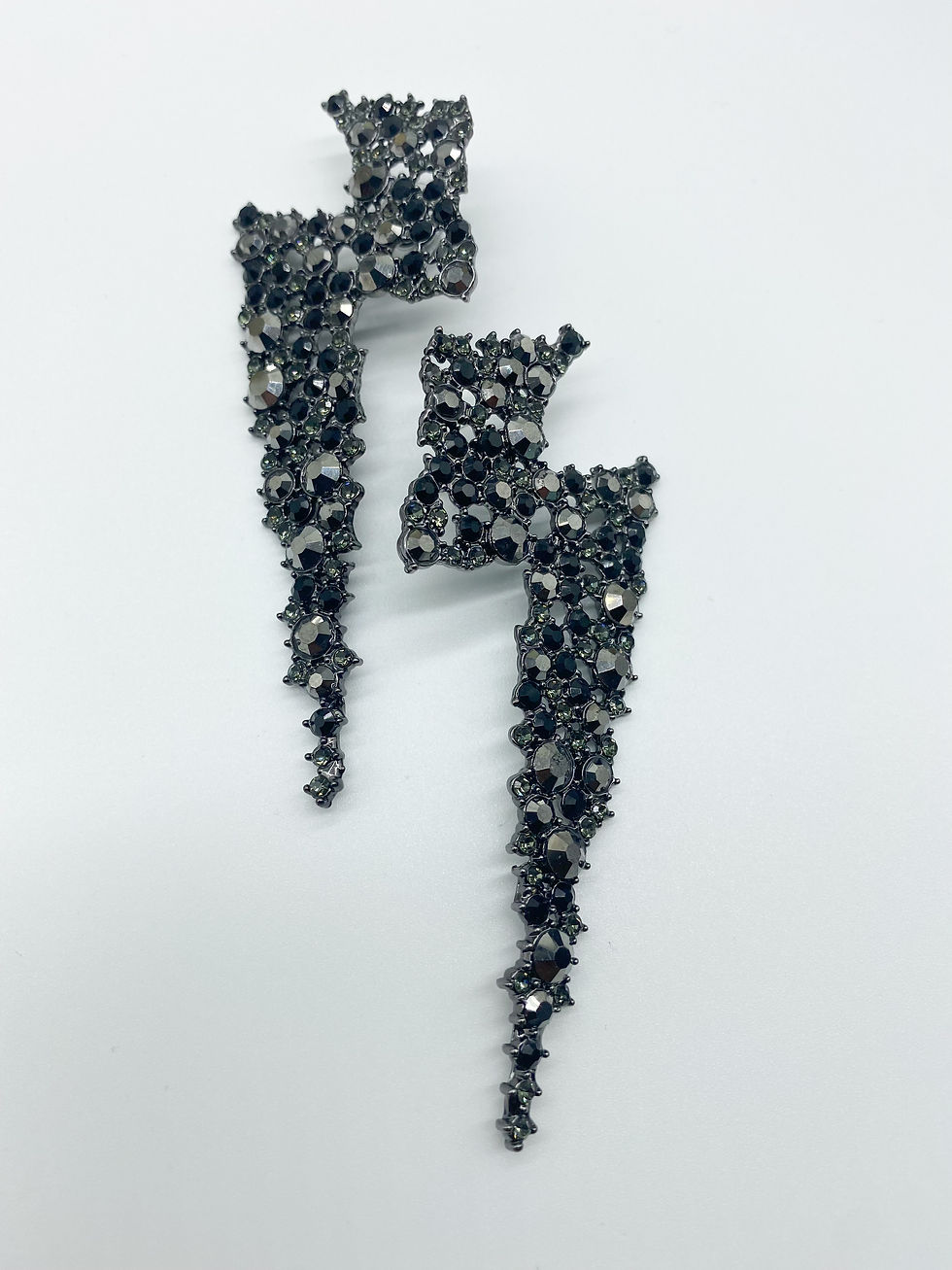  Thunderbolt – black Color earrings