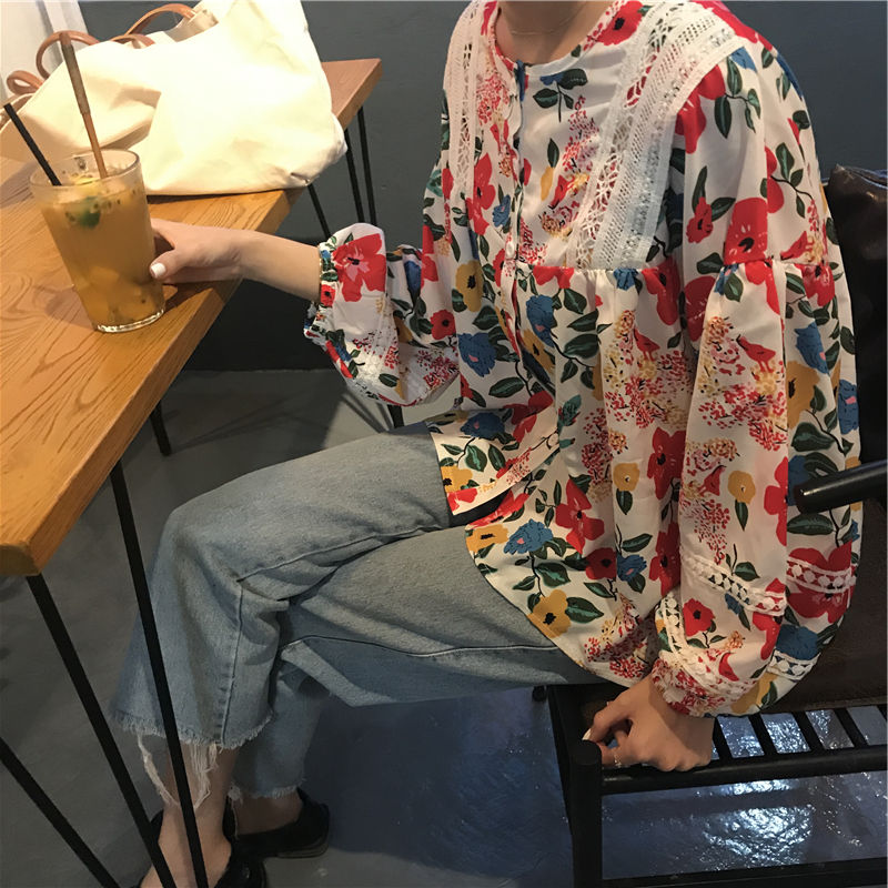 縮圖：d127 花朵蕾絲拼接寬鬆圓領長袖襯衣