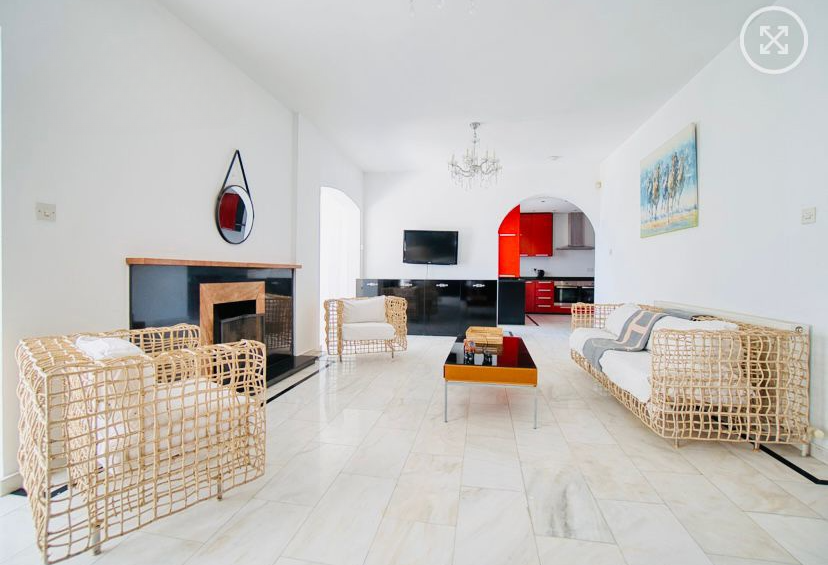 5-Bedroom Villa in Pegeia
