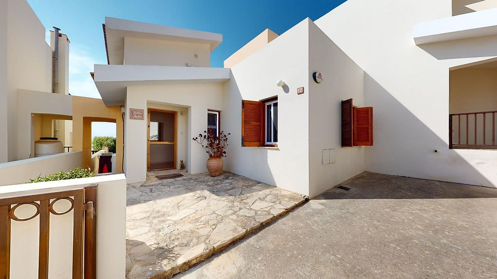Luxury beachfront villas in Paphos