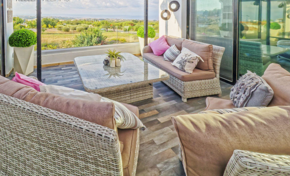 Luxury villa in Tala with sea views