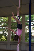 Cirque trapèze tissu initiation gym accroyoga