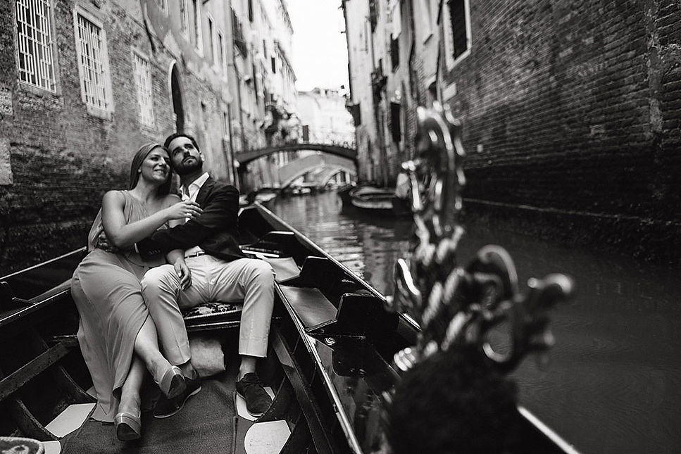 Gondola couple.jpg