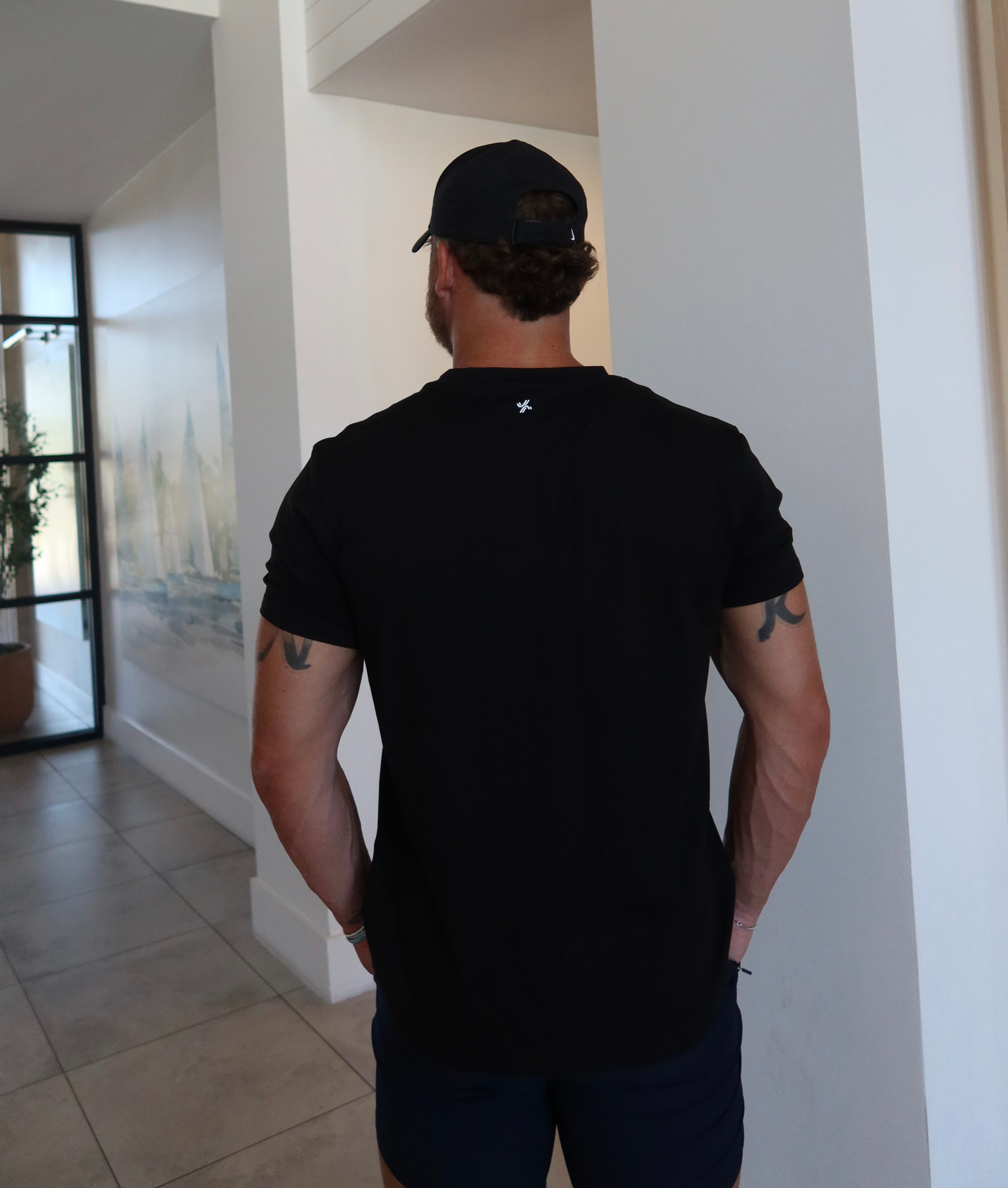 THE ESSENTIAL TEE