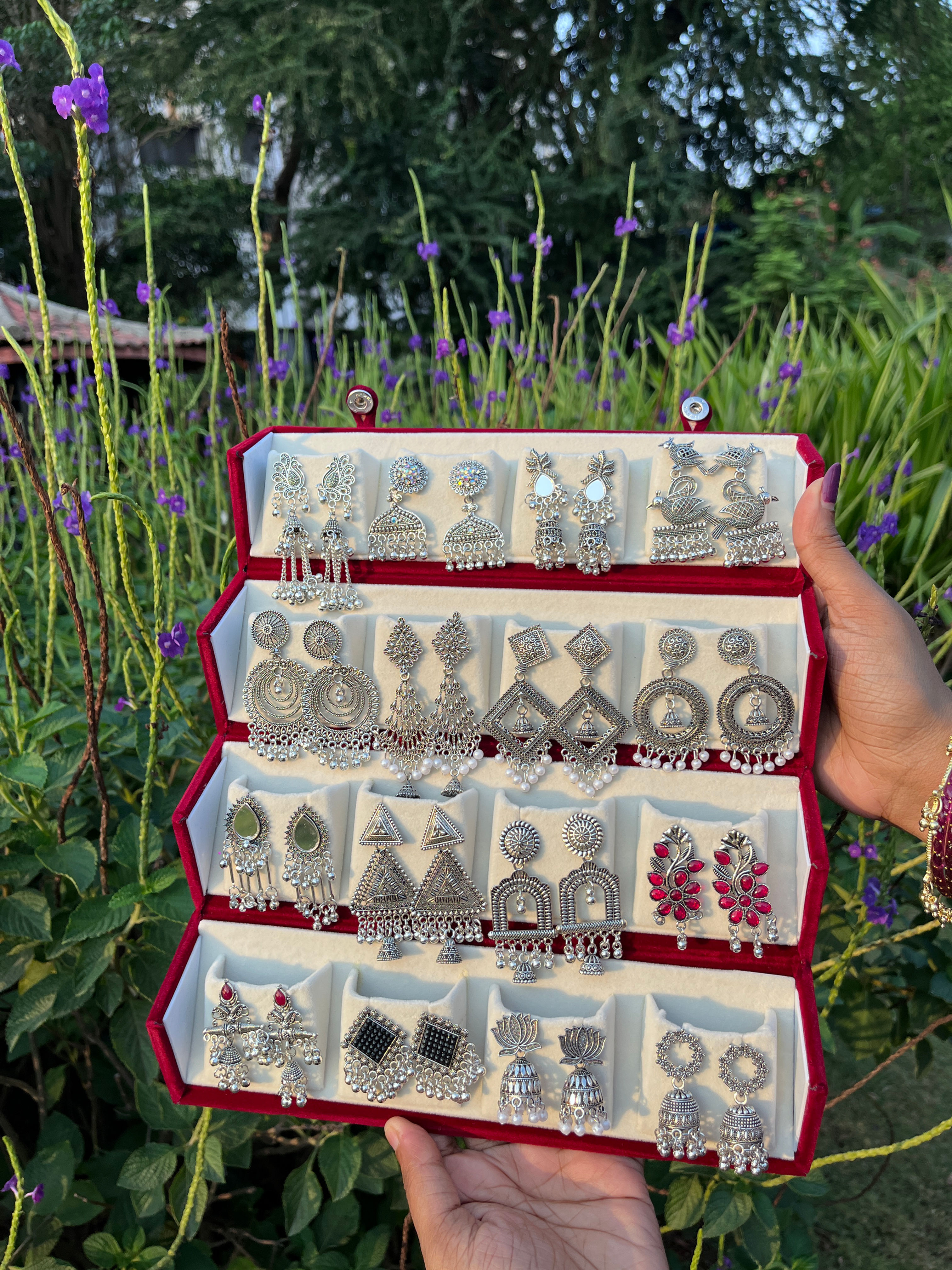 16 PCS OXIDISED JHUMKAS + RED CREAM BOX