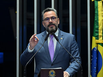 Brasil joga comida fora enquanto milhões passam fome: senador pede derrubada de veto que limita doações