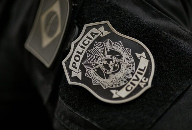 Polícia Civil prende homem em flagrante por loteamento clandestino e destruição de mata ciliar em Epitaciolândia