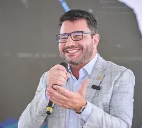 TRE-AC barra candidatura de Gladson Camelí ao Senado; defesa prepara recurso