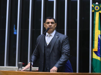Coronel Ulysses garante transporte e escoamento da produção para famílias ribeirinhas de Marechal Thaumaturgo