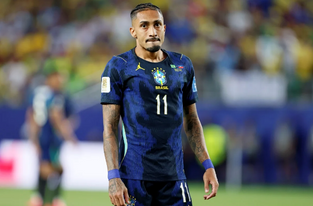 CBF atualiza situação de Raphinha após saída por lesão contra o Haiti
