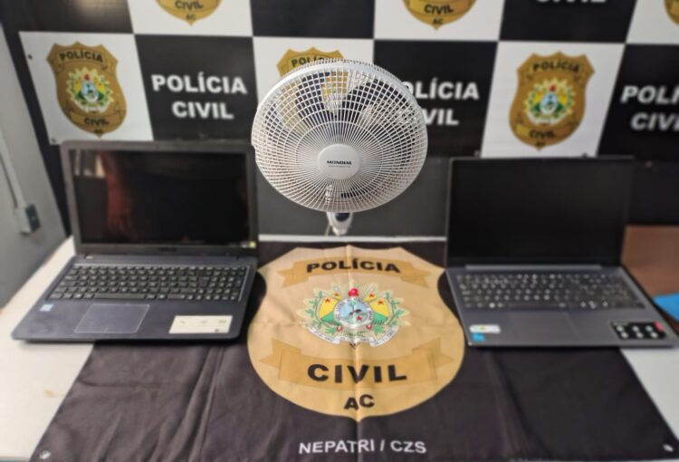 Notebooks e ventilador furtados do Sintesac foram recuperados pela Polícia Civil durante as investigações conduzidas pelo Nepatri, em Cruzeiro do Sul. Foto: cedida