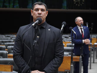 Coronel Ulysses reafirma apoio ao fim da escala 6x1 e rebate fake news: “Sou a favor dos trabalhadores”