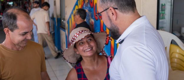 Em Cruzeiro do Sul, Alan Rick recebe o carinho dos permissionários do Mercado Beira Rio