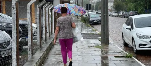 Chuva forte atinge Rio Branco e previsão indica risco de temporais em regiões do Acre