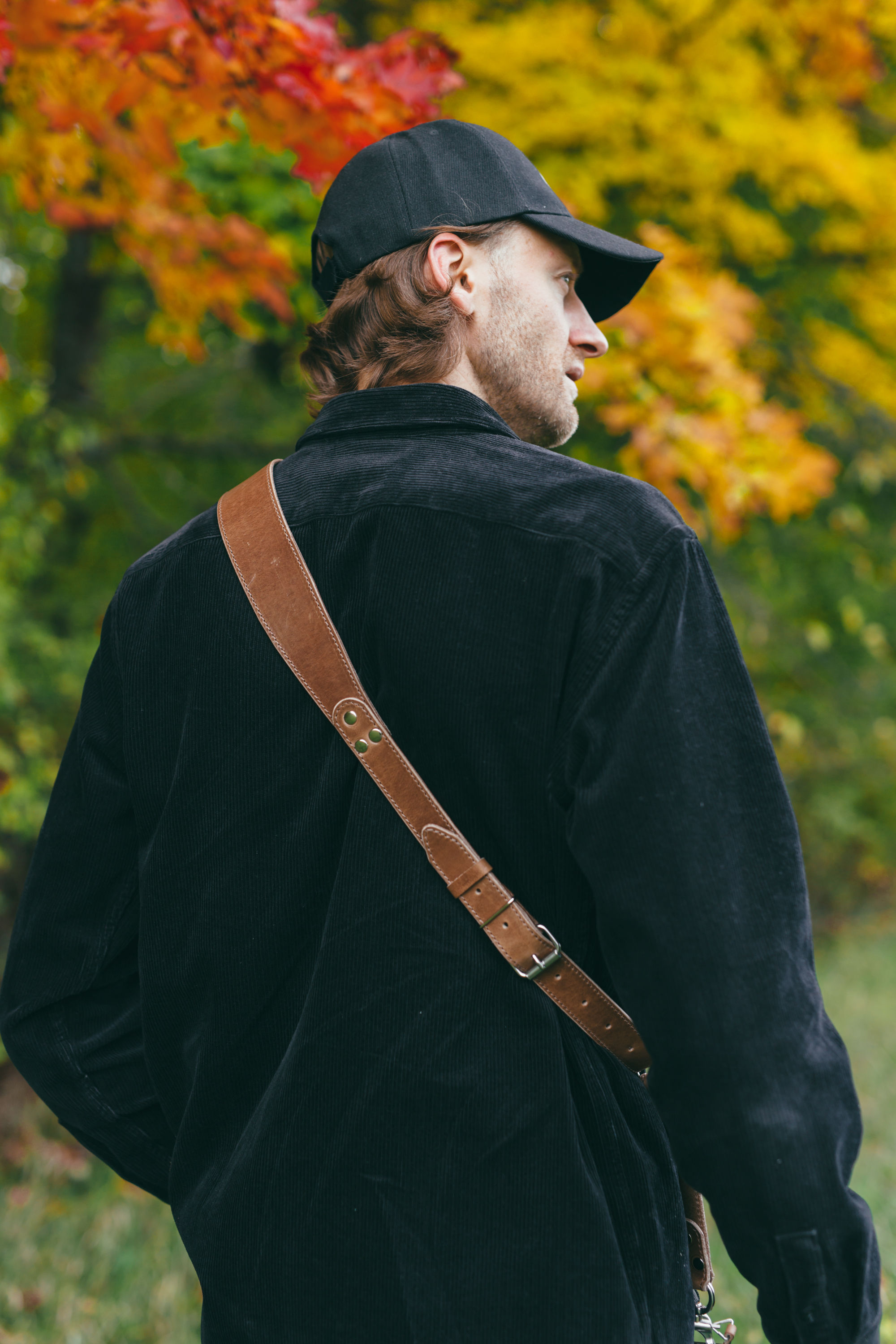 Single camera leather strap in cappuccino