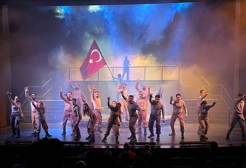 Yüzyıllık Destan - Savaş