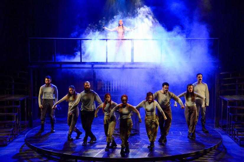 Yüzyıllık Destan - Bayrak