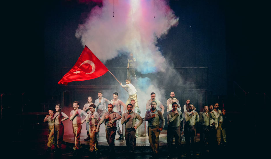 Yüzyıllık Destan - Savaş