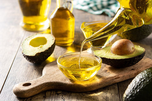 1679659597-pouring-avocado-oil_edited.jpg