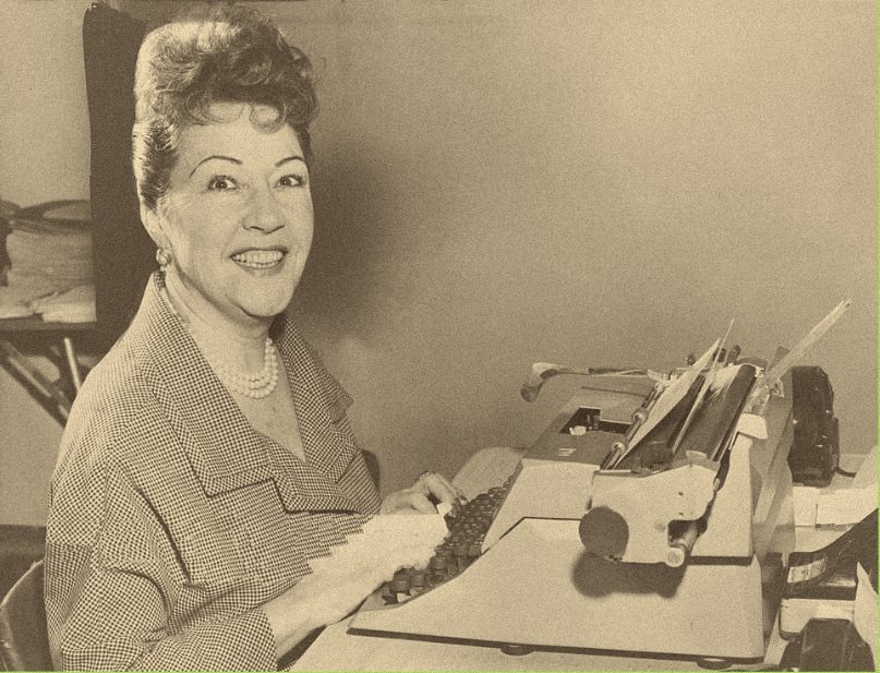 A reader with an Oto Anthro monograph
