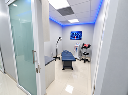 Premier chiropractic treatment room in Hollywood, Florida