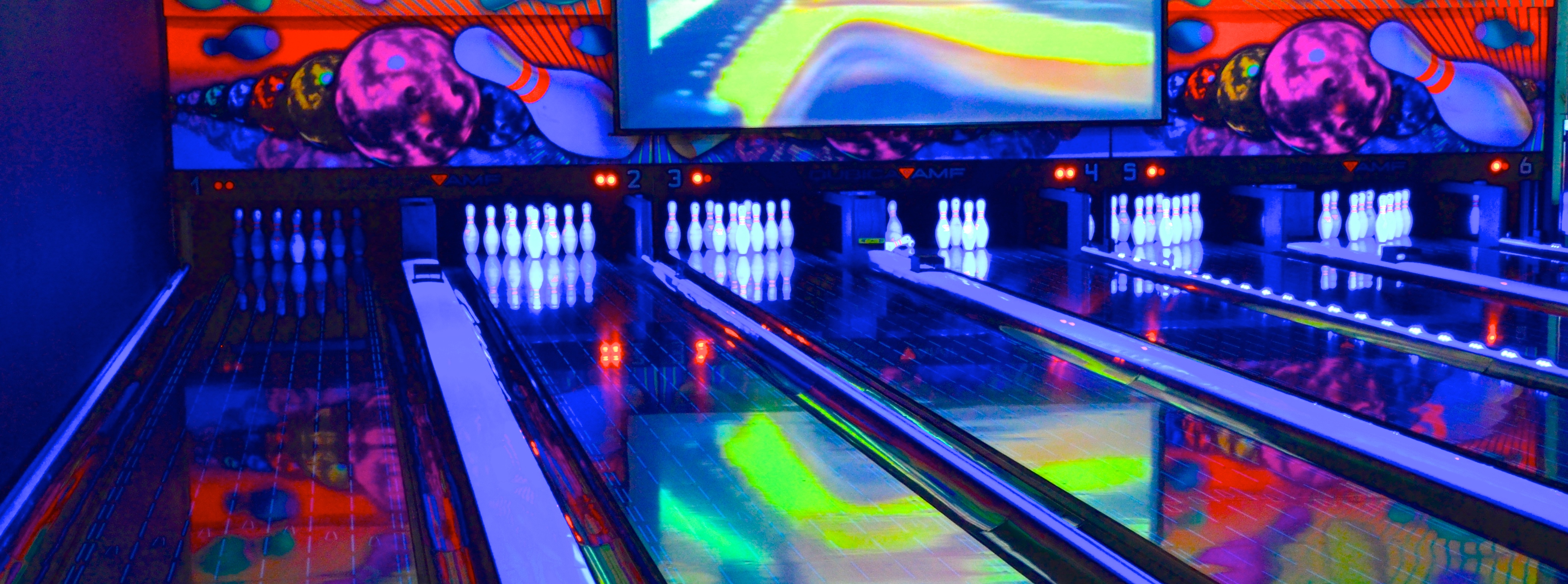 Spinners Bar and Bowl I Ten Pin Bowling I Caloundra QLD
