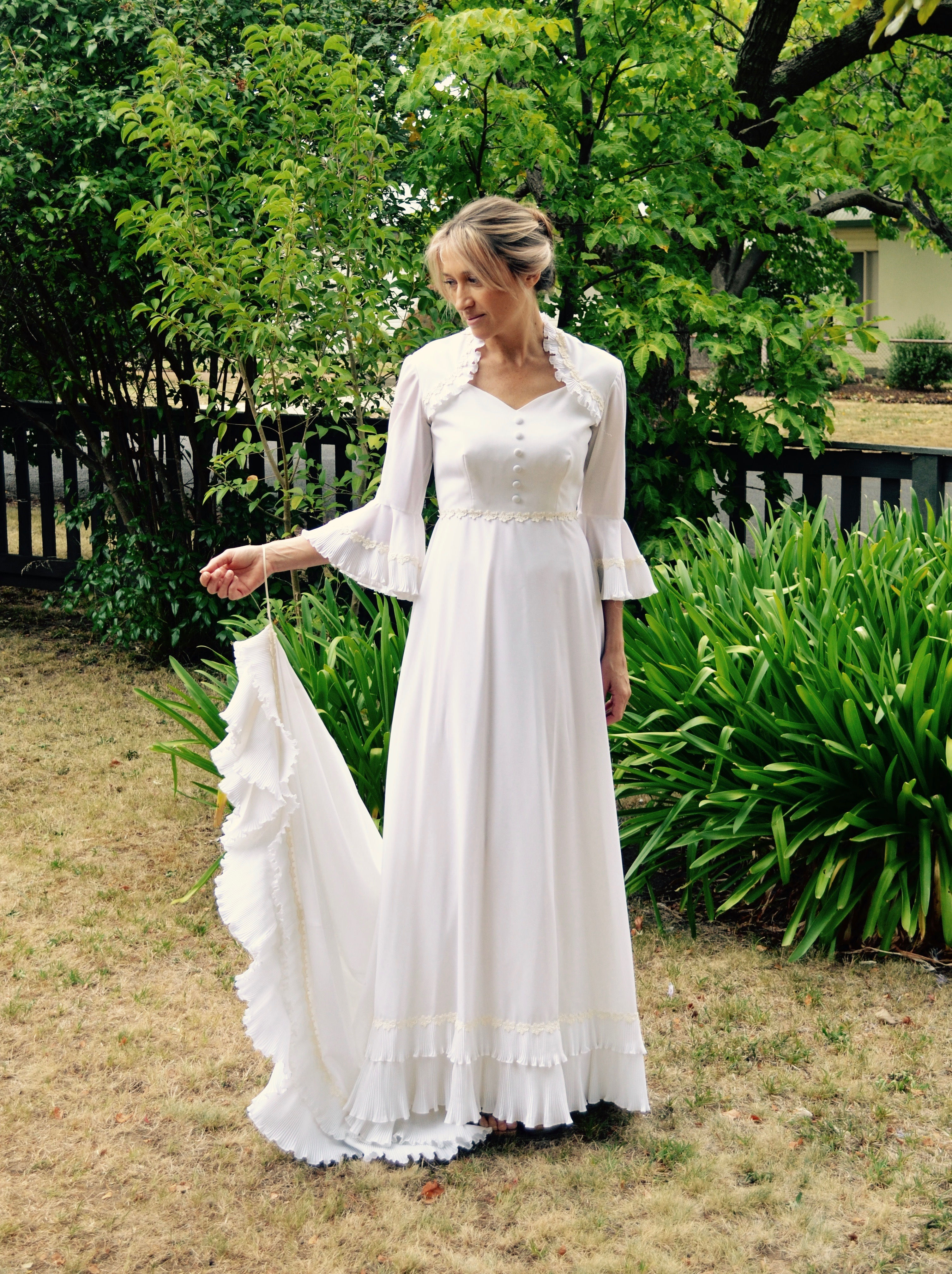 VINTAGE WEDDING DRESS