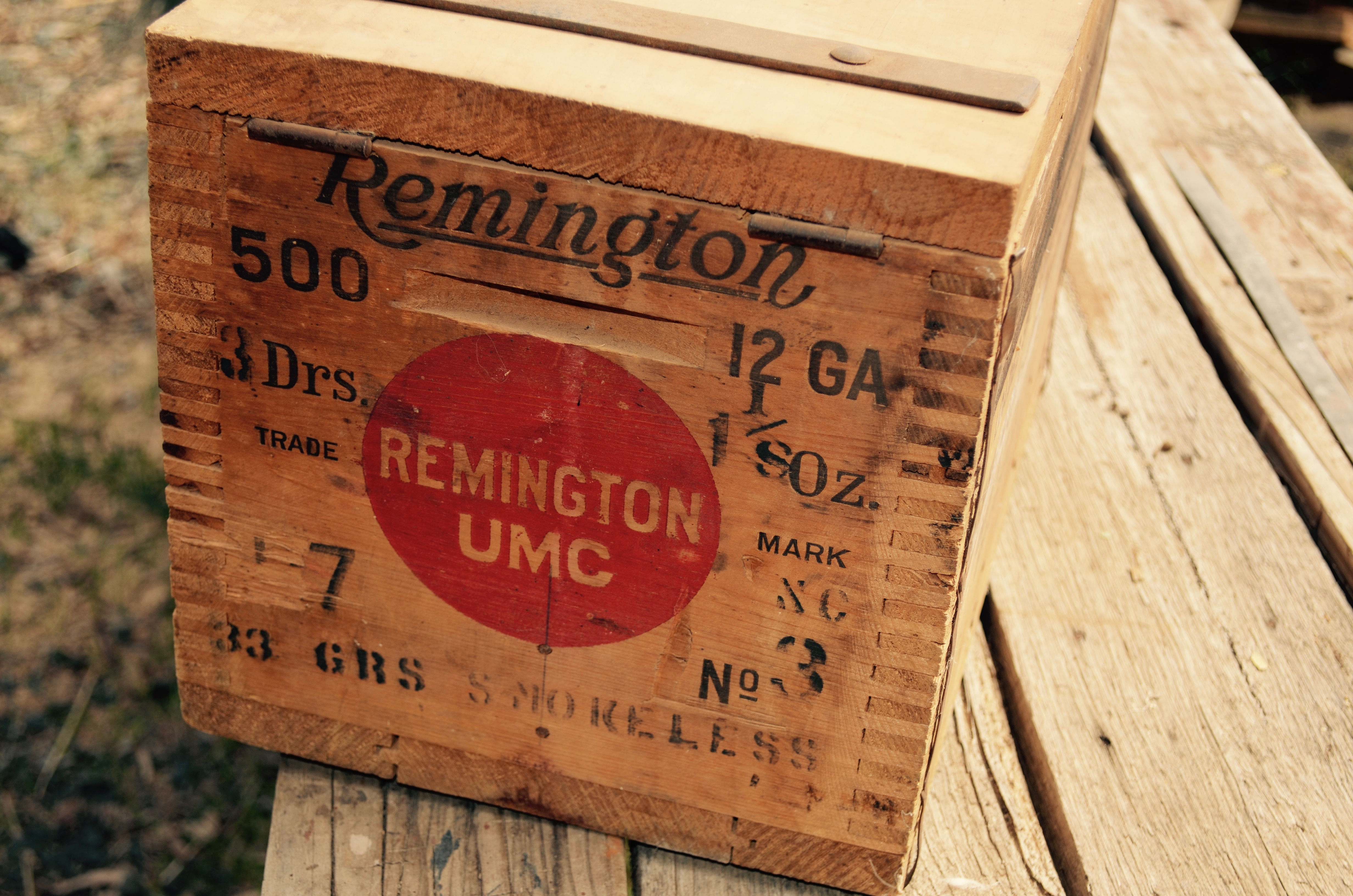 VINTAGE REMINGTON UMC AMMUNITIONS BOX