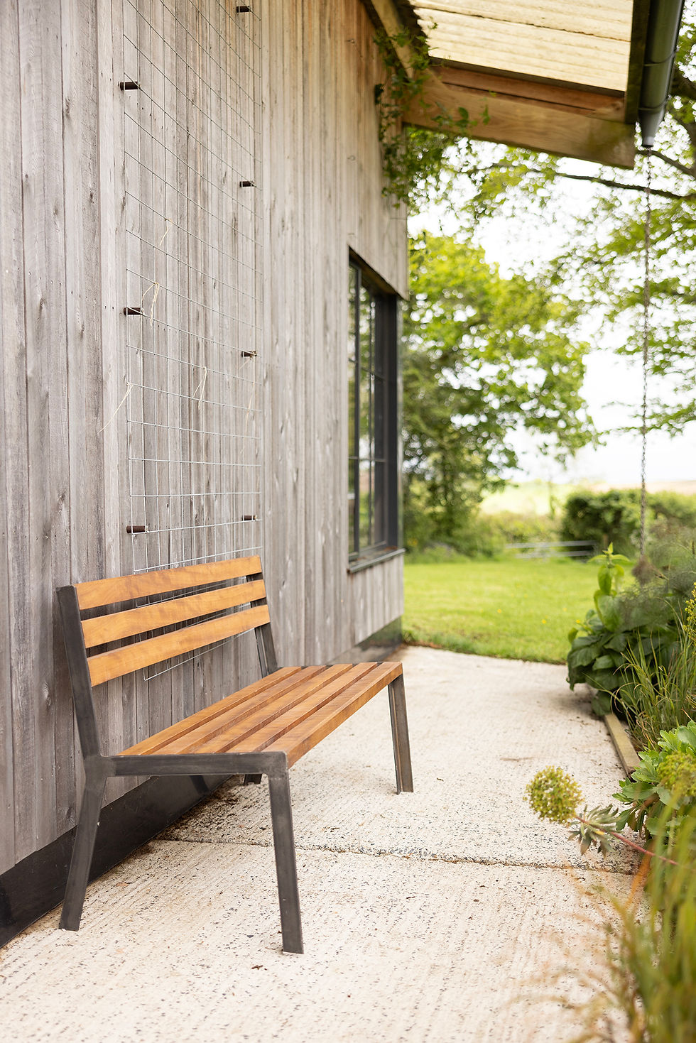 Thumbnail: Angle Bench