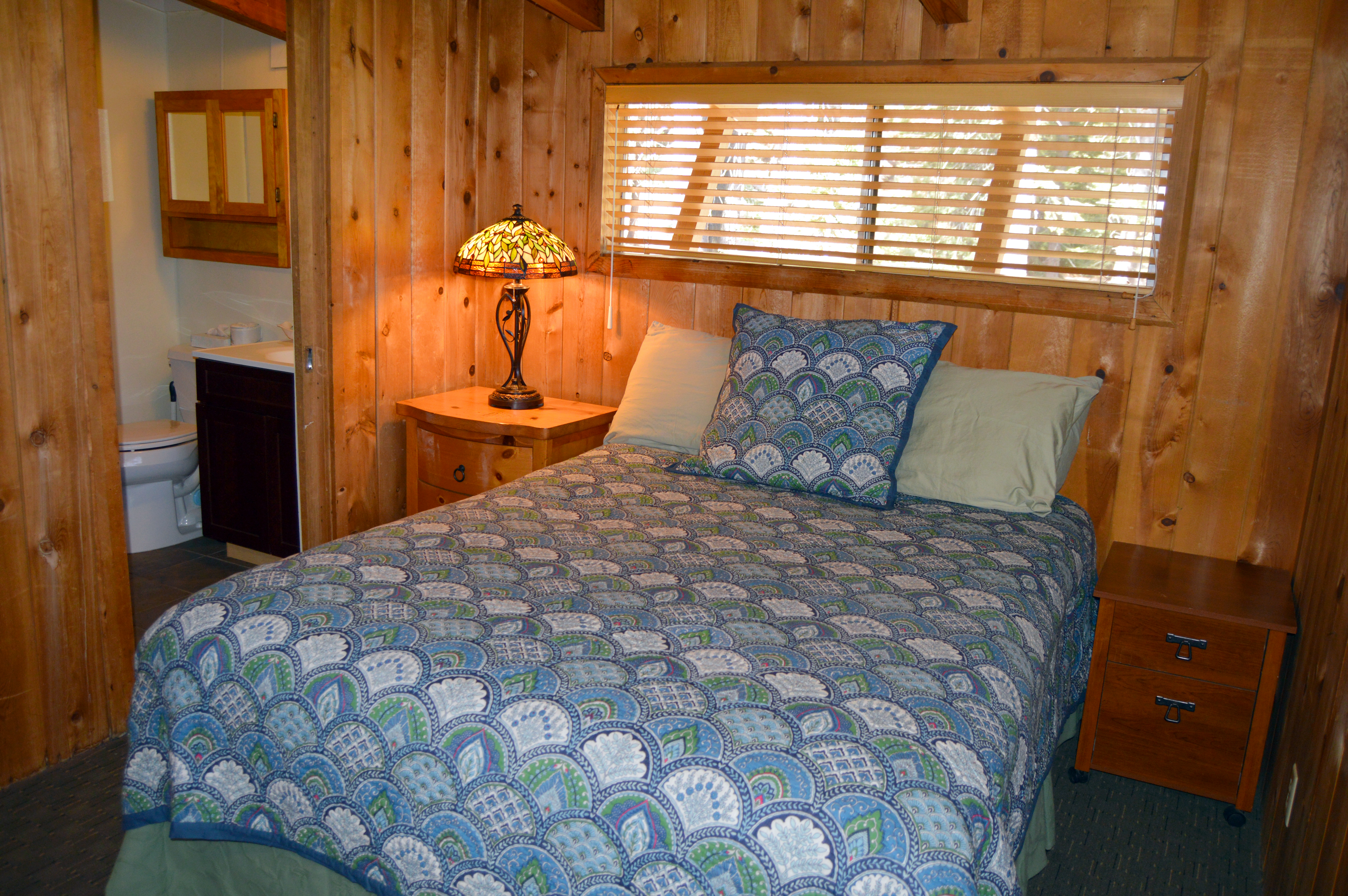 Dandys Queen Bedroom #2