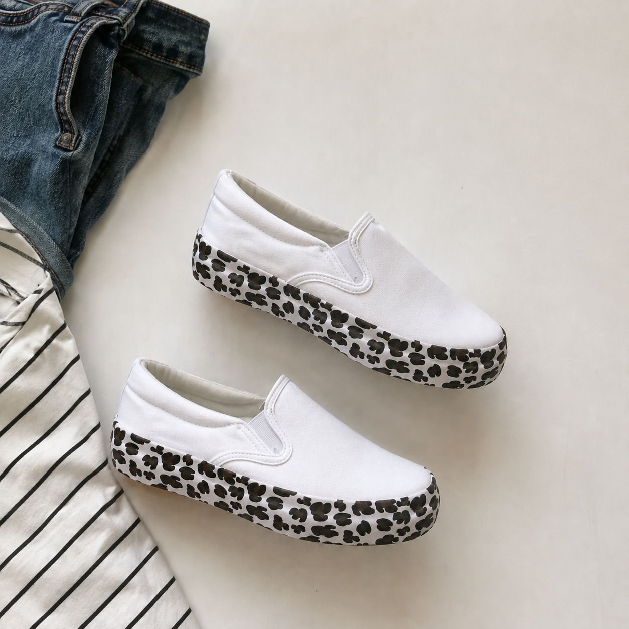 WHITE LEOPARD PRINT SLIP ON